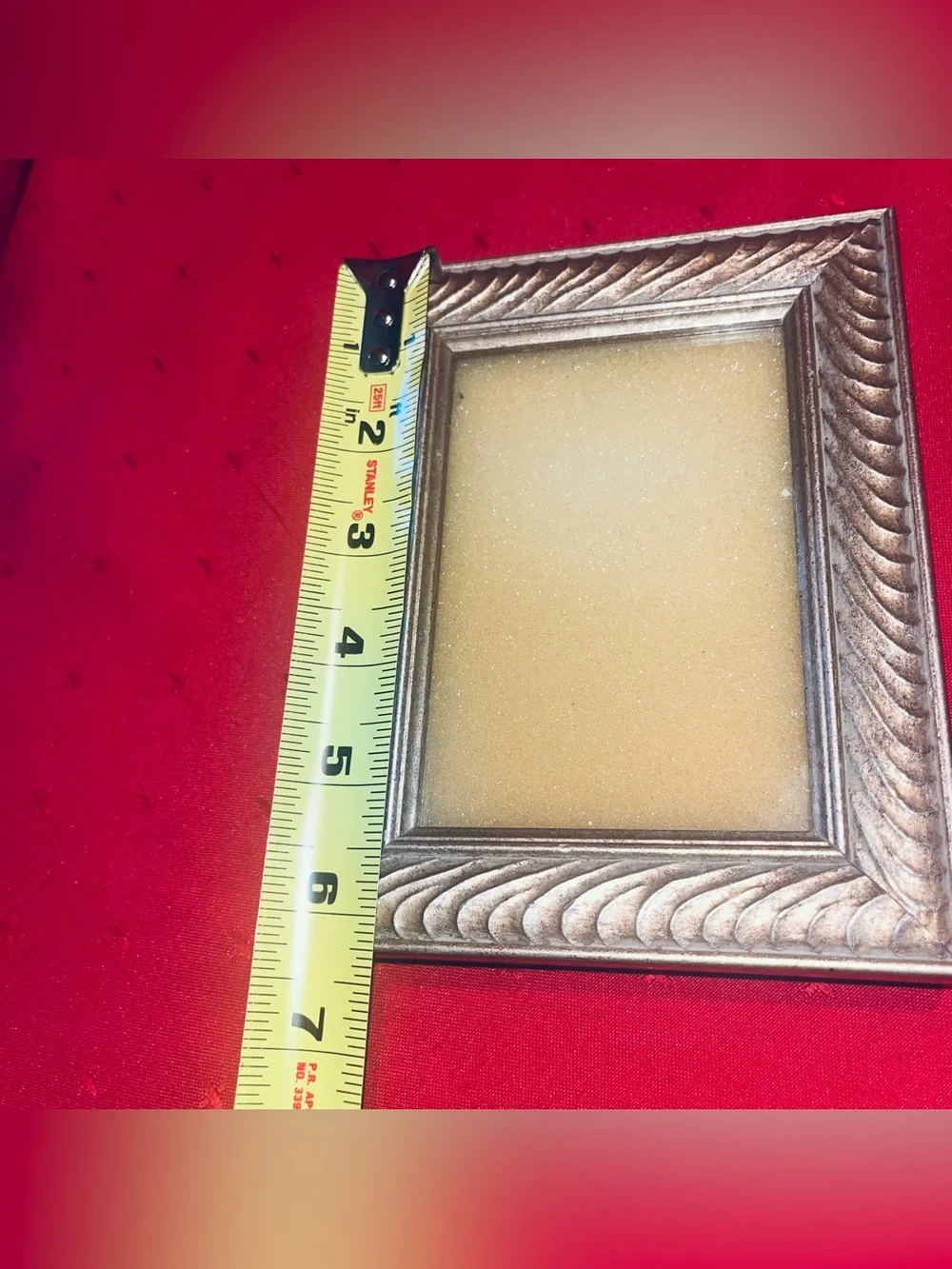 Vintage-Style Decorative Picture Frame in Antiqued Gold